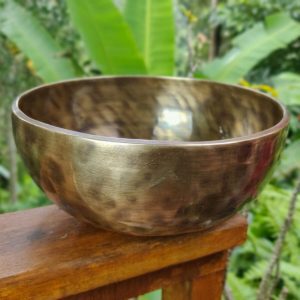 Hammered Singing Bowl Tiger Eye - F3 (22 cm, 1.4 kg)