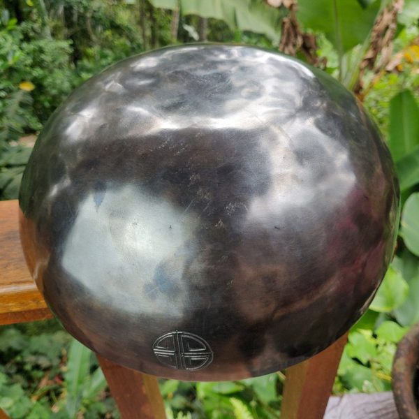 Fullmoon Hammered Singing Bowl - D3 (24 cm, 1.6 kg) - Image 3