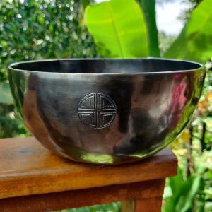 Fullmoon Black Hammered Singing Bowl - C#3 (26 cm, 2.3 kg)