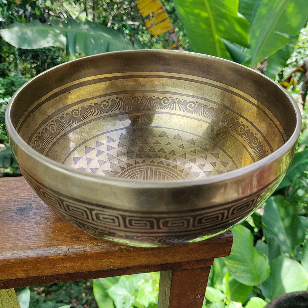 Mandala Yantra Mantra Singing Bowl - F# (20 cm, 1.1 kg)
