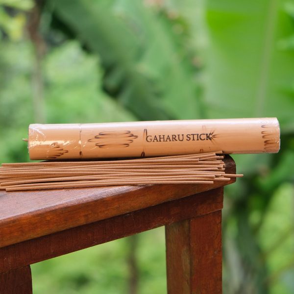 Agarwood Oud Incense Sticks "Gaharu - Kalimantan" In Bamboo Box (1 pack)