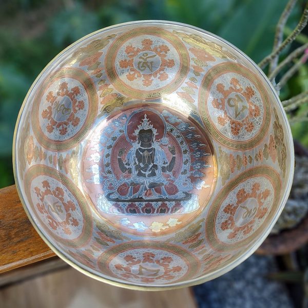 Hammered Gold, Silver & Copper Platted Singing Bowl "Kharachheri (Buddha Of Compassion)" - C (24 cm, 1.4 kg) - Image 3