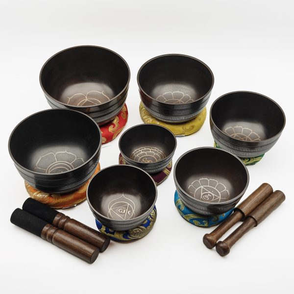 Small Singing Bowls Black Carving Set (7 bowls) (8-13 cm, 2.6 kg) - Image 3