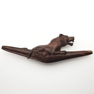 Wooden Tepi Pipe "Jaguar" (Tamarind Wood)