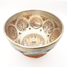 Hammered Gold, Silver & Copper Platted Singing Bowl "Saharabhuja Avalokiteshvara (Thousand Hands Buddha)" - F3 (23 cm, 1.3 kg)