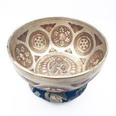 Hammered Gold, Silver & Copper Platted Singing Bowl "Kharachheri (Buddha Of Compassion)" - G3 (21 cm, 1.4 kg)