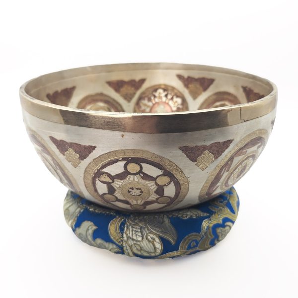 Hammered Gold, Silver & Copper Platted Singing Bowl "Kharachheri (Buddha Of Compassion)" - G3 (21 cm, 1.4 kg) - Image 3