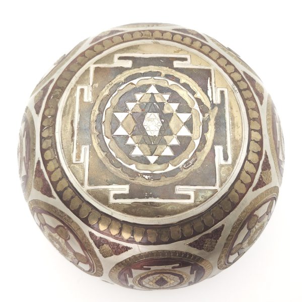 Hammered Gold, Silver & Copper Platted Singing Bowl "Kharachheri (Buddha Of Compassion)" - G3 (21 cm, 1.4 kg) - Image 4