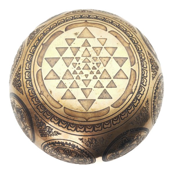 Yantra Hammered Singing Bowl - F3 (21 cm, 1.3 kg) - Image 4