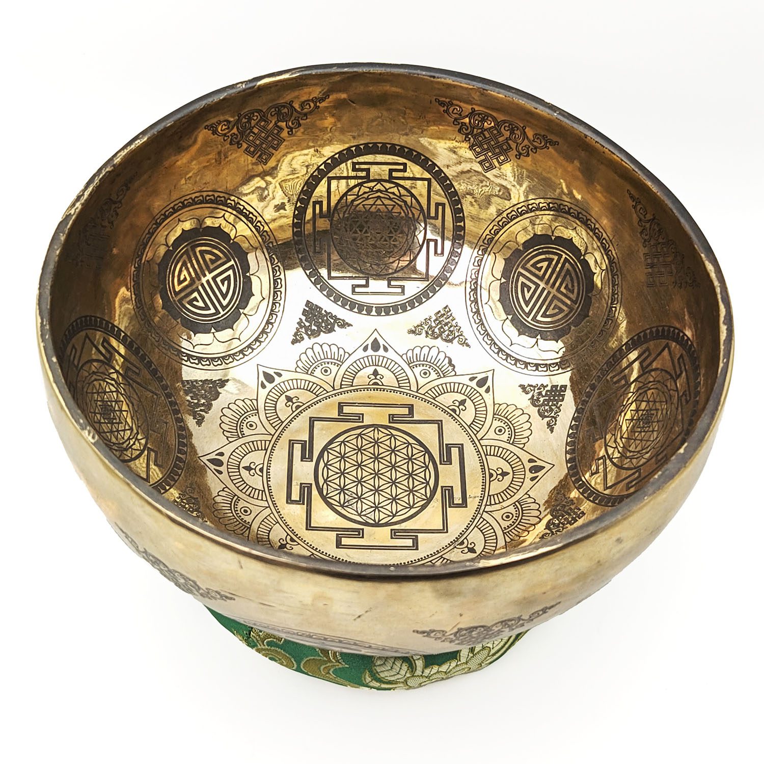 Yantra Hammered Singing Bowl - F3 (23 cm, 1.4 kg) - Image 3