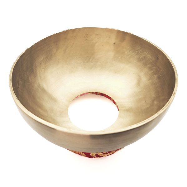 Hole Vibrating Hammered Singing Bowl - C3 (24 cm, 1.6 kg)