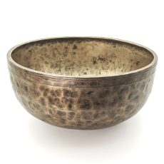 Antique 250-Years-Old Hammered Singing Bowl - C3 (27 cm, 1.9 kg)