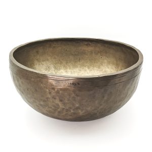 Antique 250-Years-Old Hammered Singing Bowl - E3 (27 cm, 2 kg)