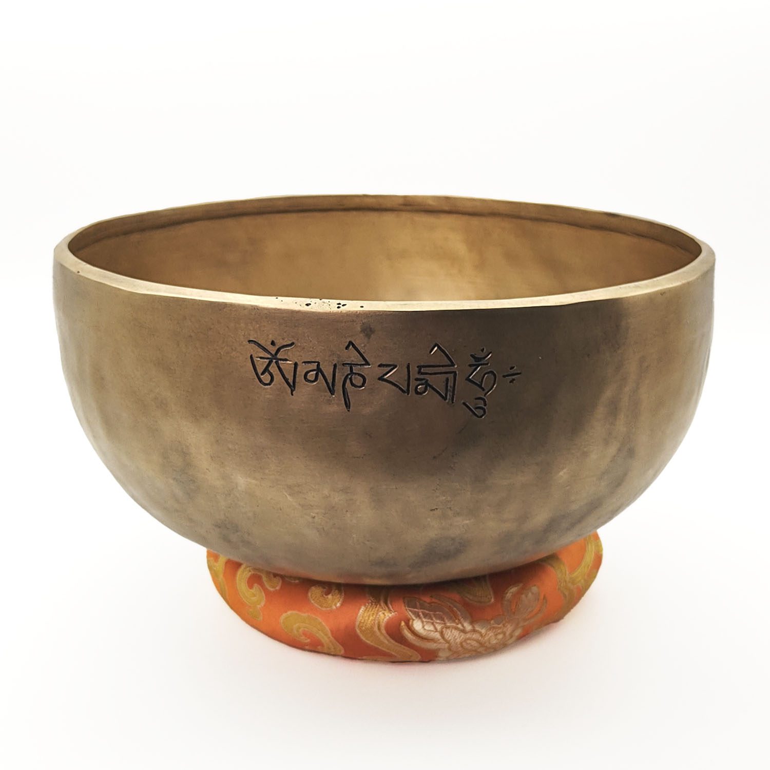 Fullmoon Santa Hammered Singing Bowl - D3 (25 cm, 1.8 kg) - Image 4