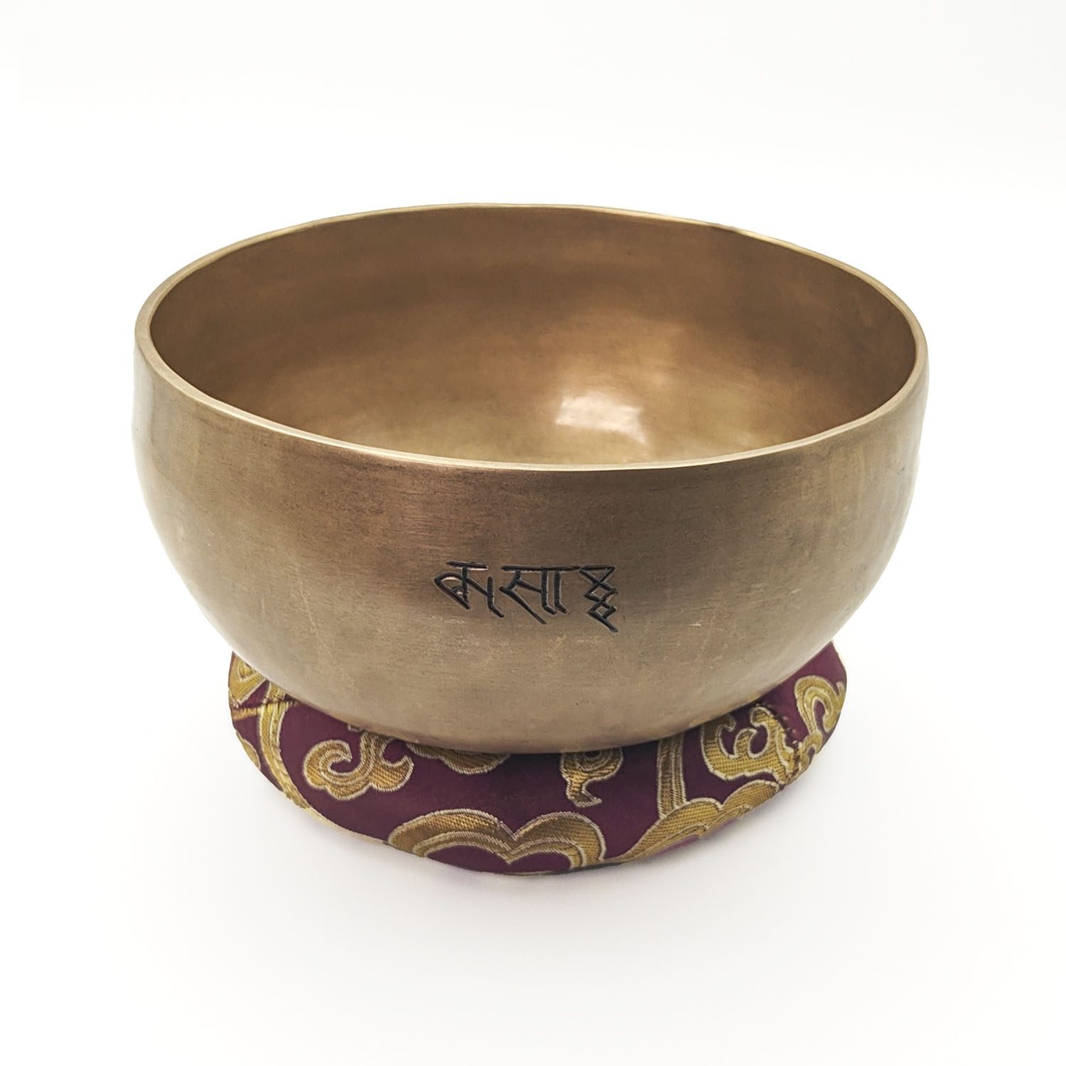 Fullmoon Santa Hammered Singing Bowl - B3 (17 cm, 0.8 kg) - Image 2