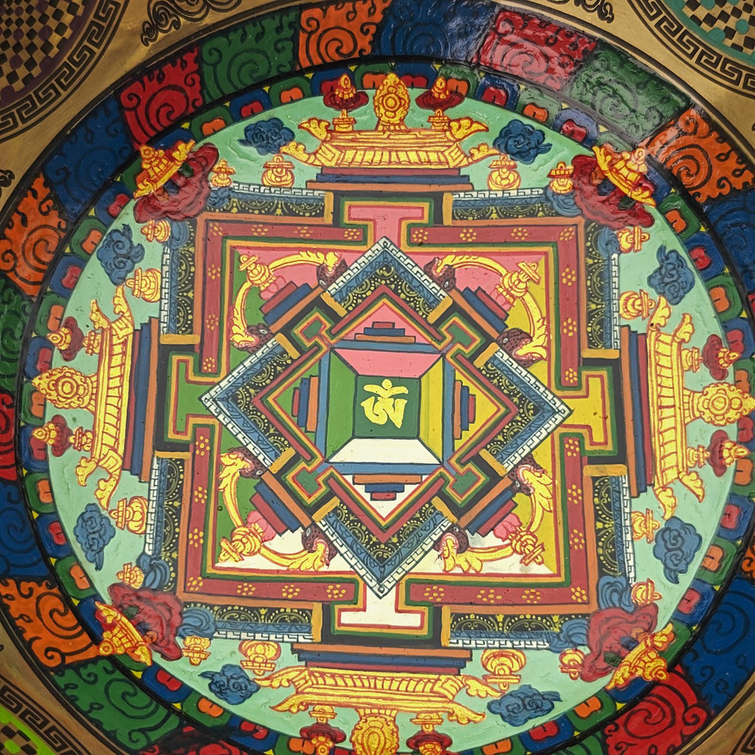 Thangka Mandala Hammered Singing Bowl - A#3 (20 cm, 1.3 kg) - Image 3