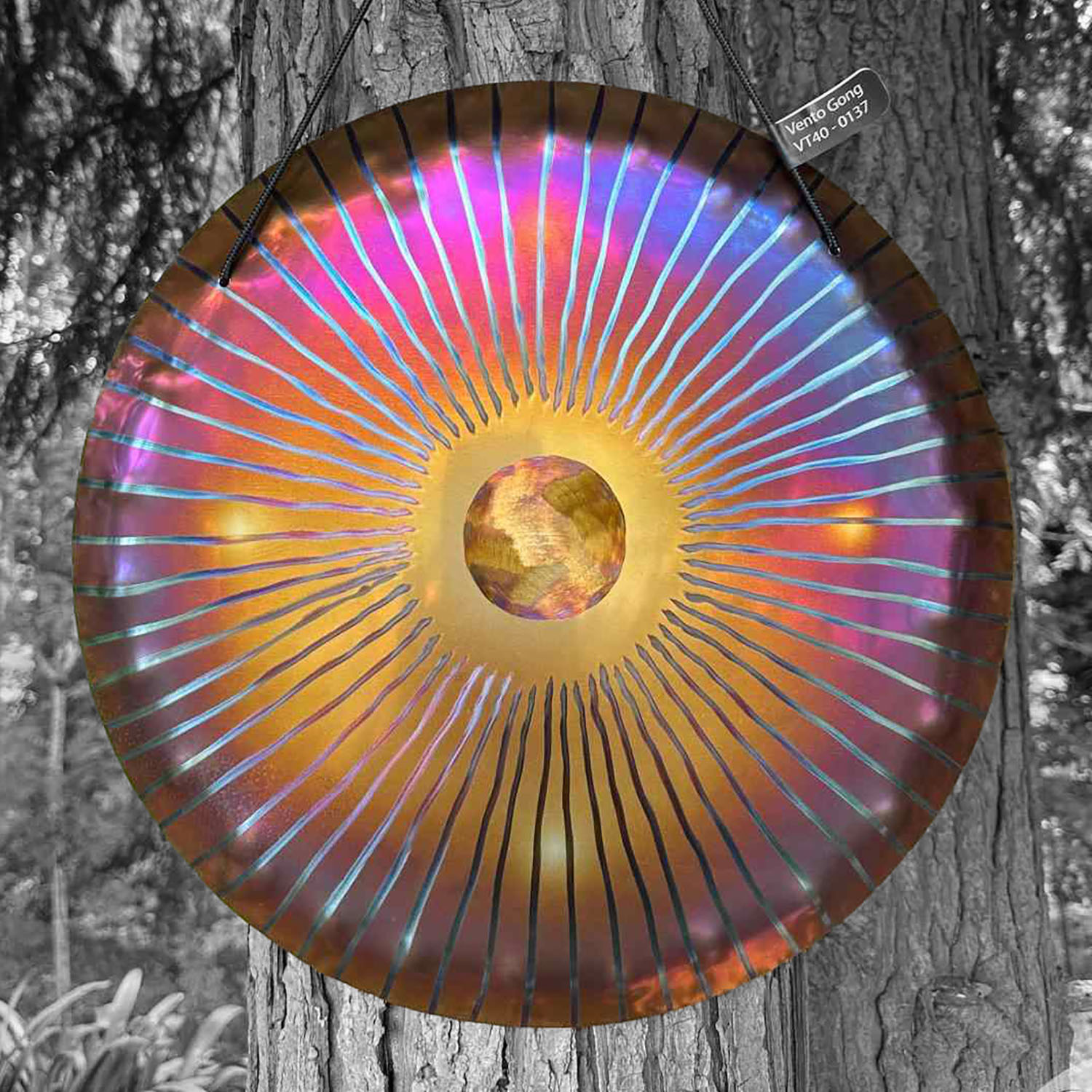 UNIVERSE GONG Vento (Wind Gong) "Purple Golden Eye" VT40-0137 - Note A#2 (39 cm, 1.2 kg)