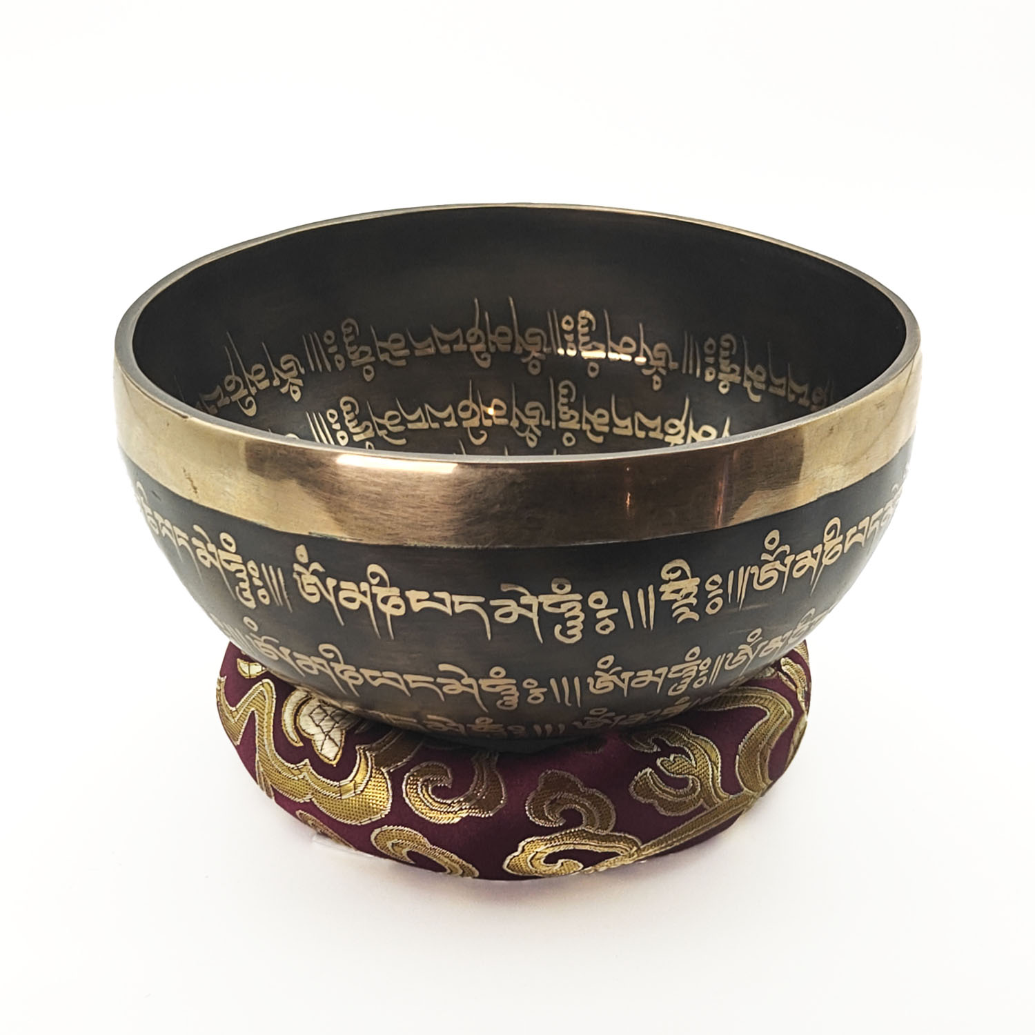 Mantra Hammered Singing Bowl - B3 (17 cm, 0.9 kg) - Image 2